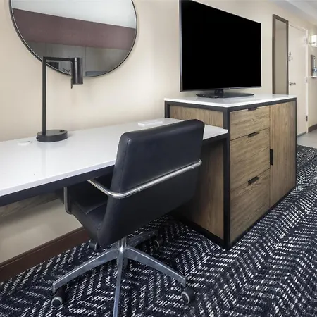 Doubletree By Hilton Manhattan, Ks-3