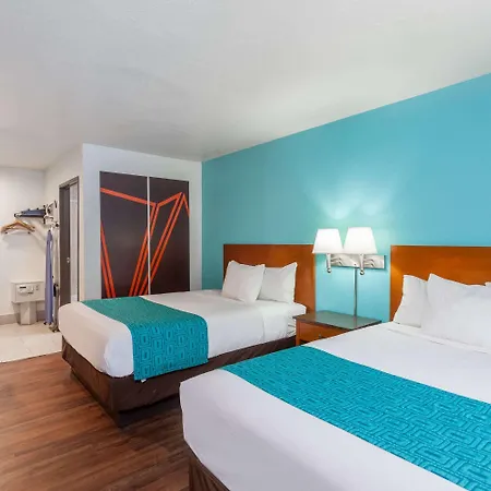 Howard Johnson By Wyndham National City/San Diego South-3