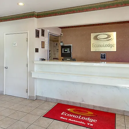 Econo Lodge San Antonio South-3