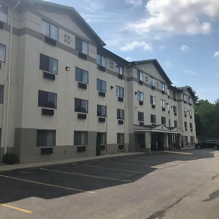 Super 8 By Wyndham Manchester Airport-3