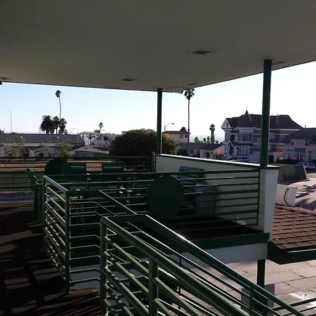 Travelers Beach Inn-3