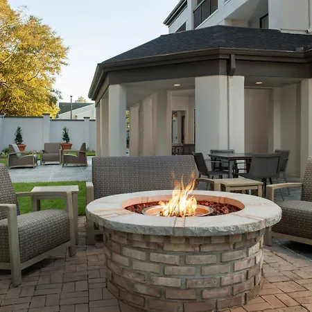 Courtyard By Marriott Dothan-3