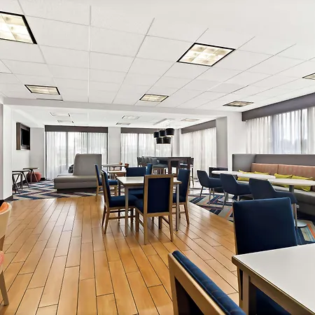 Hampton Inn Blytheville-3