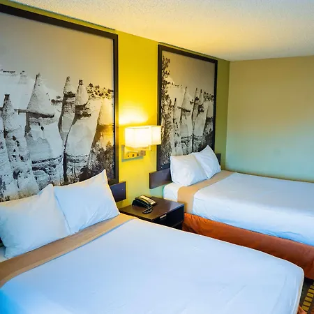 Super 8 By Wyndham Belen Nm-2