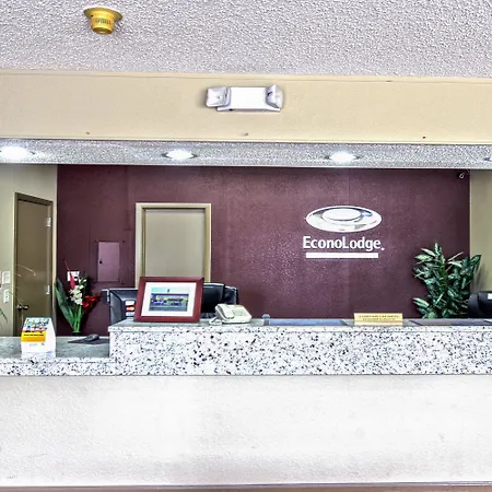 Days Inn By Wyndham Manitowoc-3