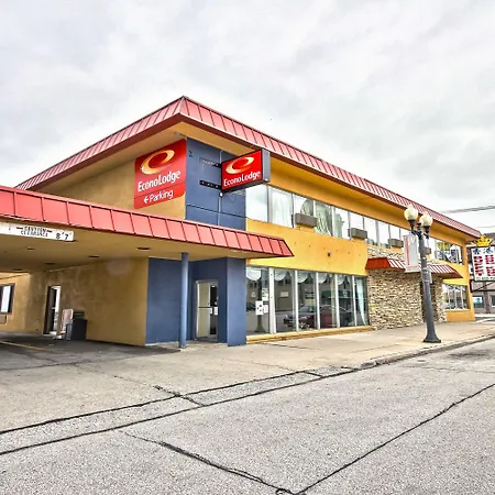 Days Inn By Wyndham Manitowoc-2