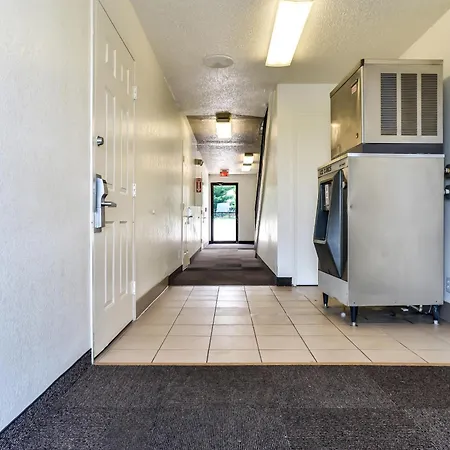 Motel 6-Saint Joseph, Mo-3