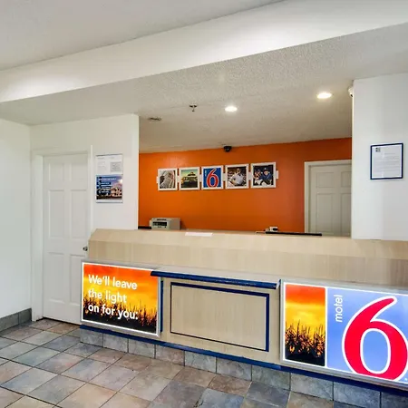 Motel 6-Waukegan, Il-2