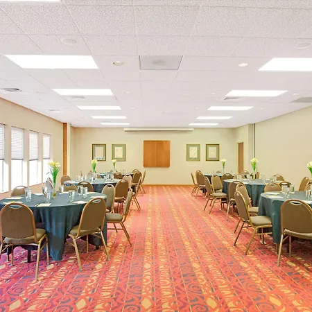 Days Inn By Wyndham St. Louis/Westport Mo-2