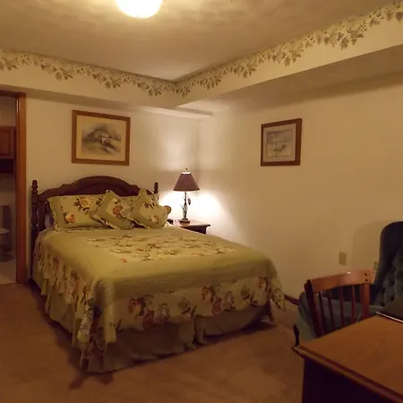 7 Gables Inn & Suites-3