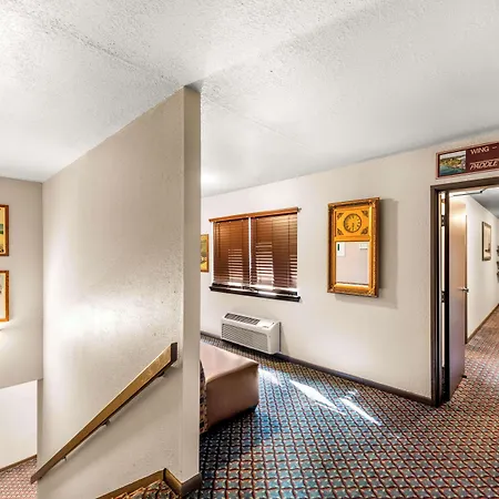 Americas Best Value Inn Marquette-2