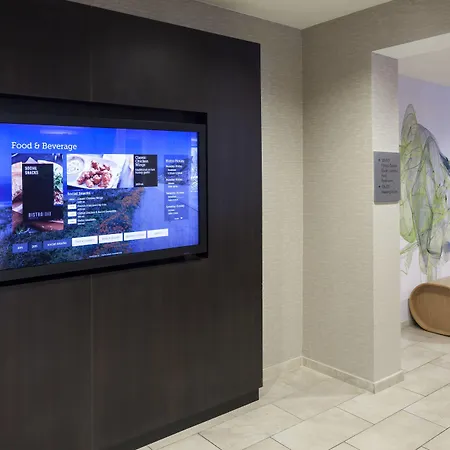 Courtyard By Marriott Pensacola-3