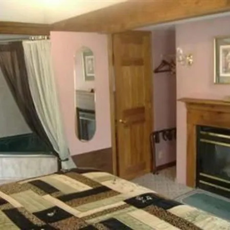Sturbridge Country Inn (Adults Only)-3