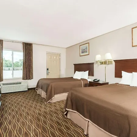 Howard Johnson By Wyndham Springfield-2