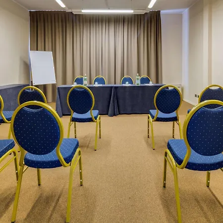 Best Western Plus Hotel Farnese-3