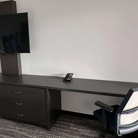 La Quinta Inn & Suites By Wyndham South Holland-2