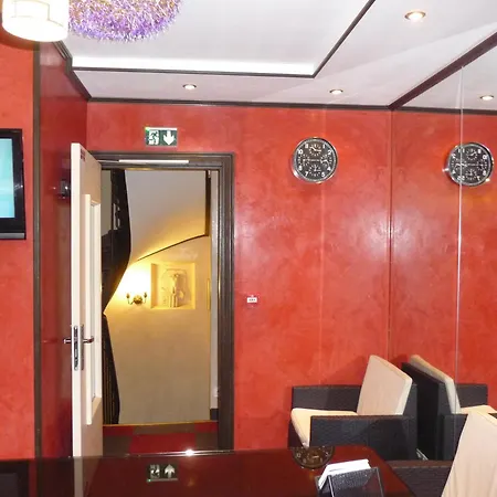 Hotel Des Buttes Chaumont-2