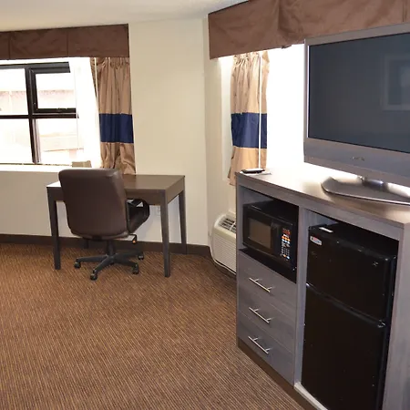 Baymont By Wyndham Downtown Detroit-2