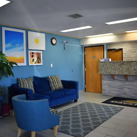 Days Inn By Wyndham Reidsville-3