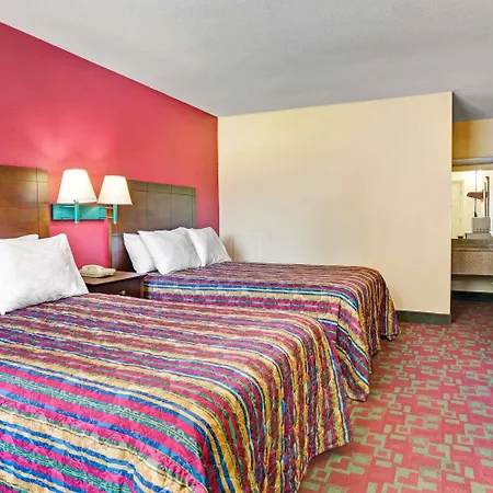 Days Inn By Wyndham Elizabeth City-3