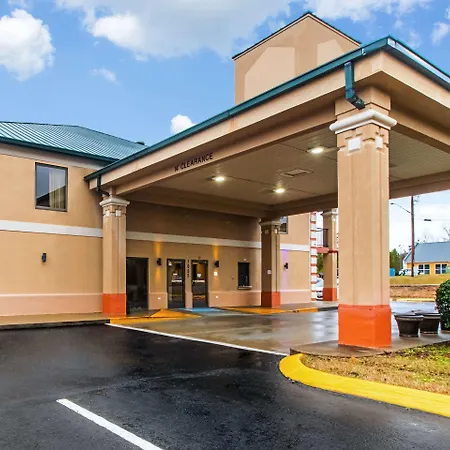 Quality Inn & Suites Dickson-3