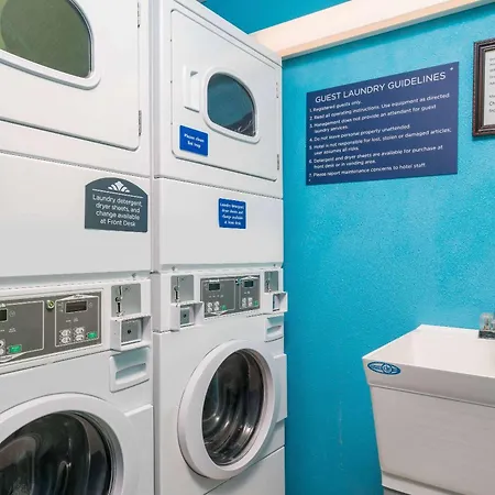 Microtel Inn & Suites By Wyndham Rochester North Mayo Clinic-2