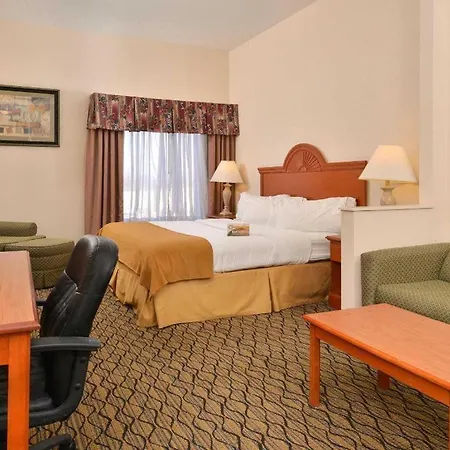Quality Inn & Suites Jefferson City-3
