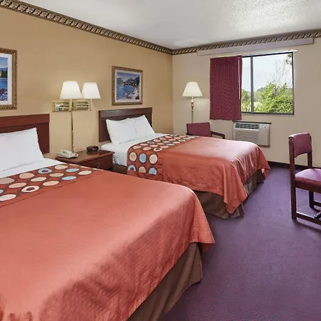 Super 8 By Wyndham Greenville-3
