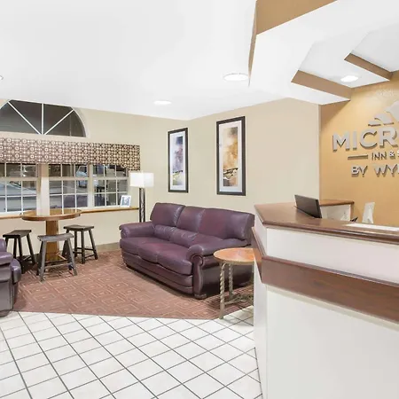 Microtel Inn & Suites By Wyndham Franklin-2