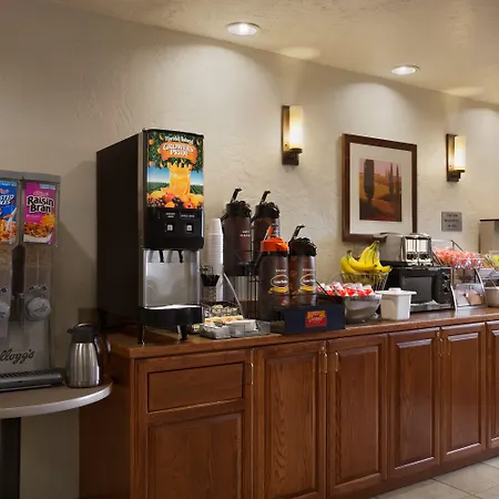 Super 8 By Wyndham Woodburn-3