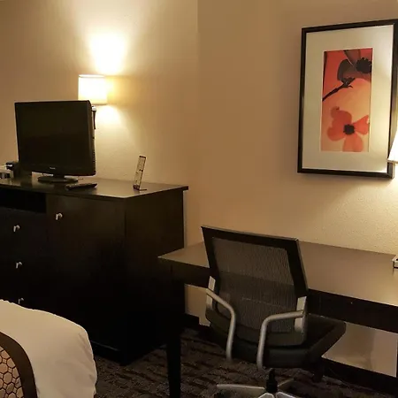 Baymont By Wyndham Belleville Airport Area Free Airport Shuttle-2
