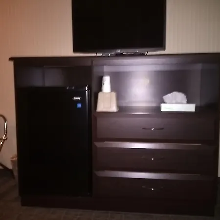 Super 8 By Wyndham Grove City-3