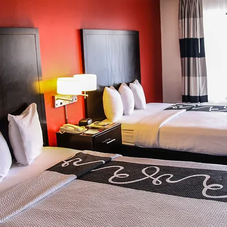 Ramada By Wyndham Oceanside-2