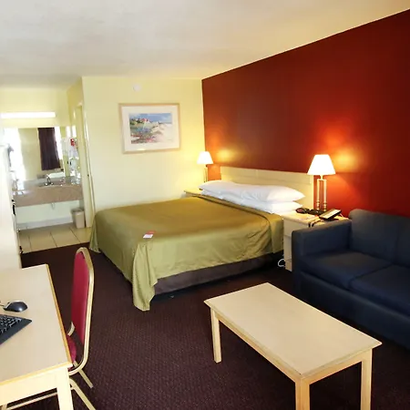 Econo Lodge Inn & Suites Maingate Central-2