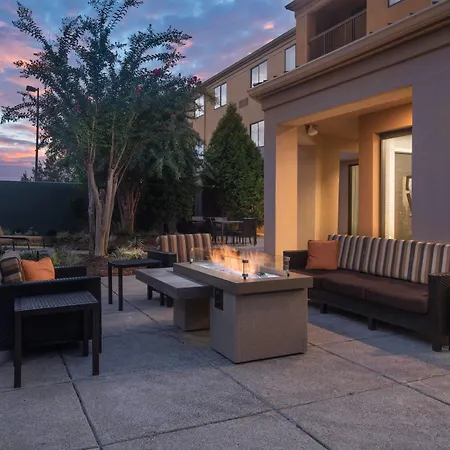 Courtyard By Marriott Lynchburg-2