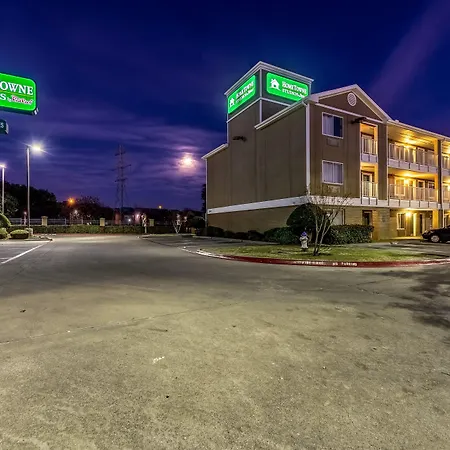 Hometowne Studios By Red Roof Dallas - Mesquite-3