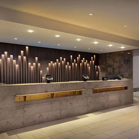 Hilton Indianapolis Hotel & Suites-3