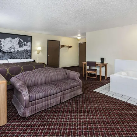 Super 8 By Wyndham Fountain-2