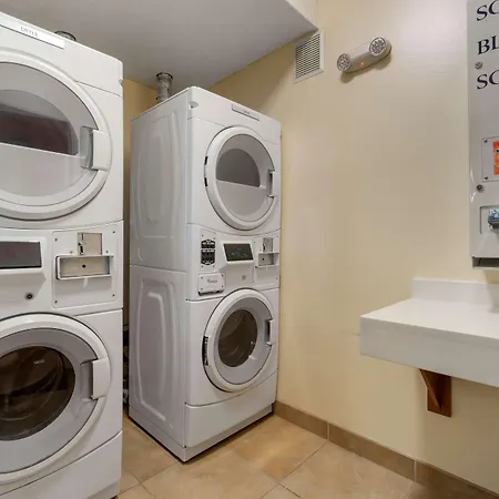 Best Western Plus Park Place Inn & Suites-2