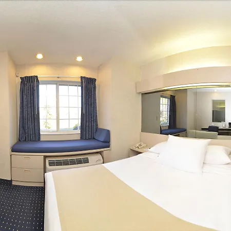 Microtel Inn & Suites By Wyndham Philadelphia Airport-2