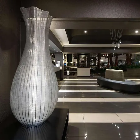 Embassy Suites By Hilton Las Vegas-2