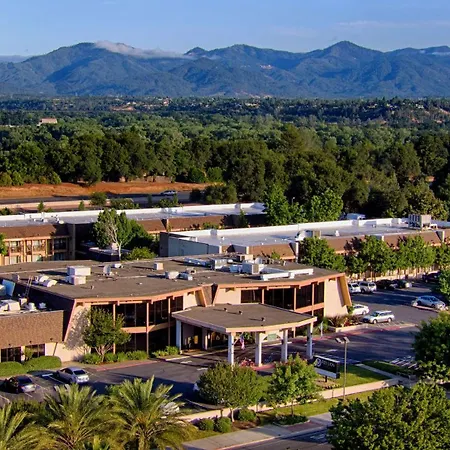 Red Lion Hotel Redding-2