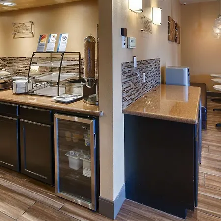 Best Western Plus Edinburg Inn & Suites-3