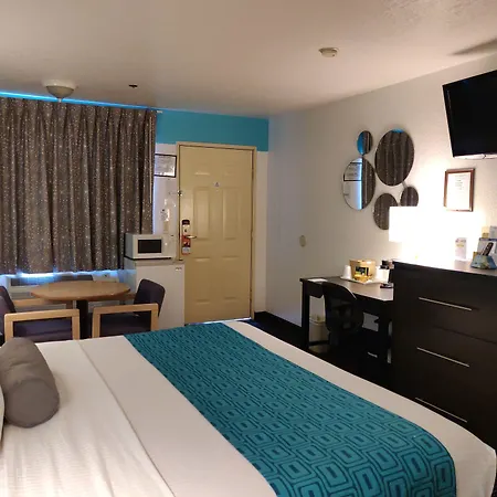 Howard Johnson By Wyndham Holbrook-3