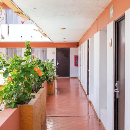 Hotel Azteca Inn-3