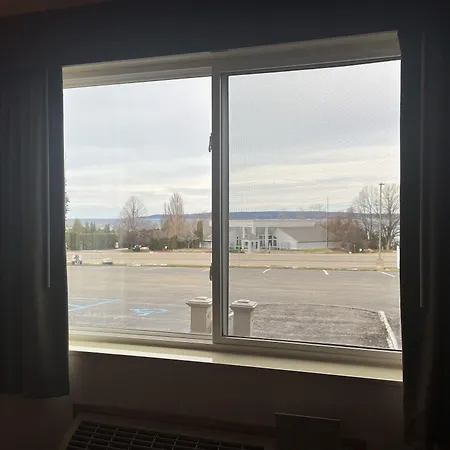 Quality Inn Petoskey-2