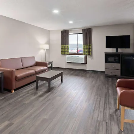 Super 8 By Wyndham Summersville - New River National Park-3