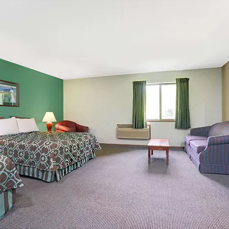 Super 8 By Wyndham Hudson-3