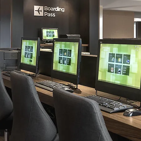 Courtyard By Marriott Jersey City Newport-3