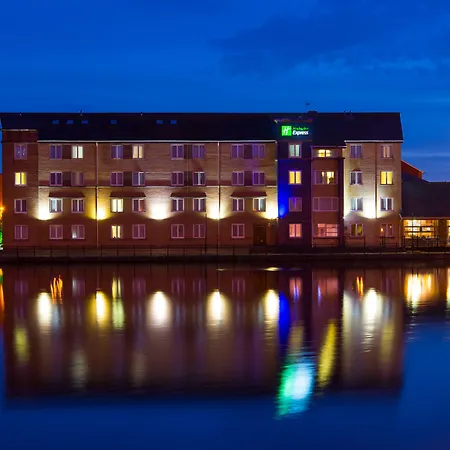 Holiday Inn Express Cardiff Bay By Ihg-2